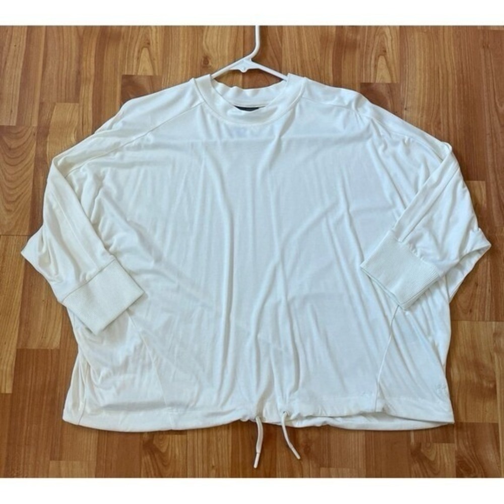 Sweaty Betty  Cream Top‎